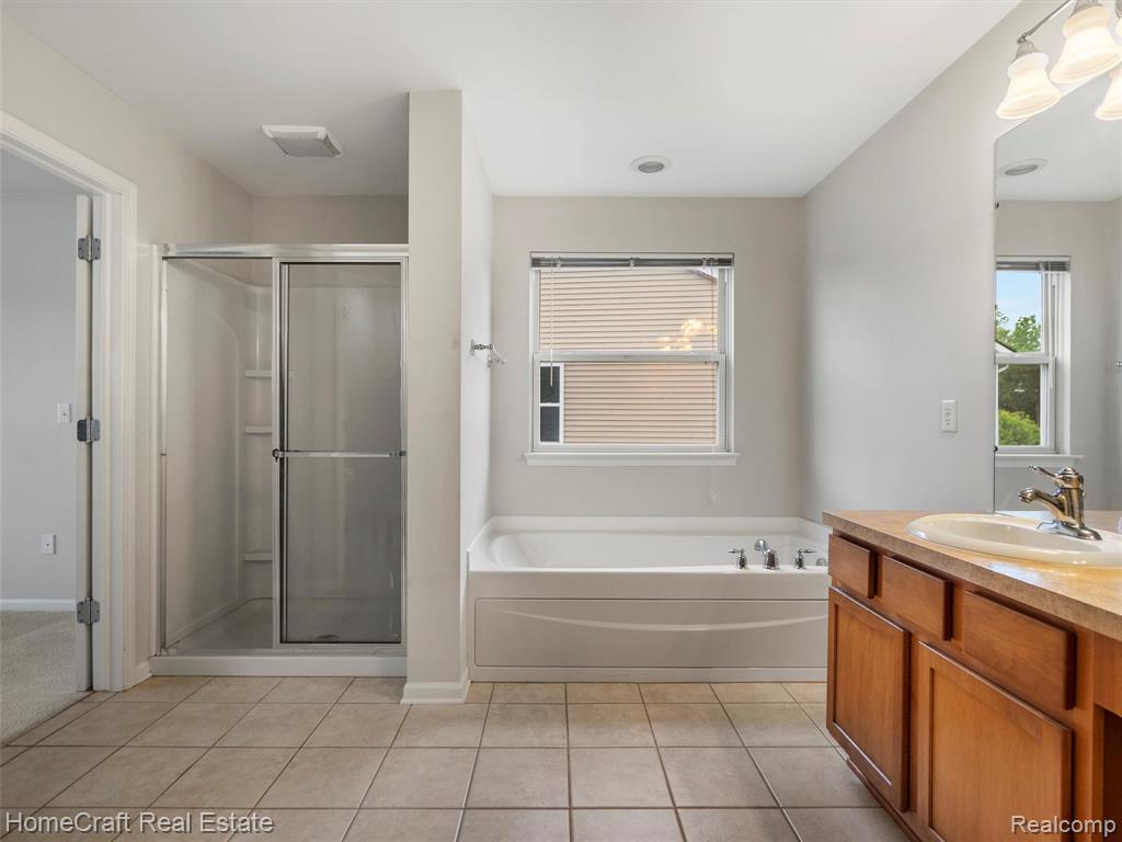 7970 HALLIE Drive, Ypsilanti, MI 48198 — Photo 16