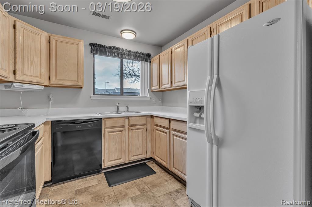 42751 Lilley Pointe Drive, Canton, MI 48187 — Photo 12