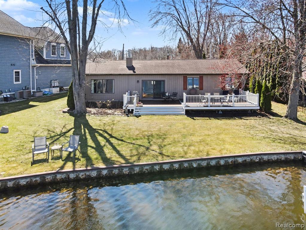 11591 PLEASANT VIEW Drive, Pinckney, MI 48169 — Photo 11