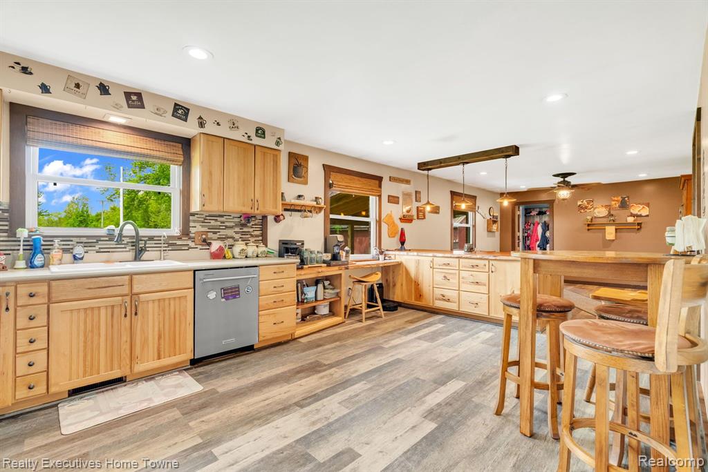 5011 STATE Road, Fort Gratiot, MI 48059 — Photo 12