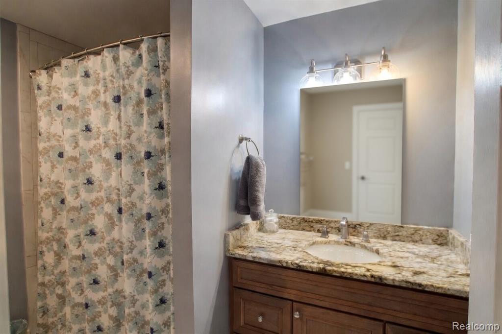 8336 Rondale Drive, Grand Blanc, MI 48439 — Photo 43