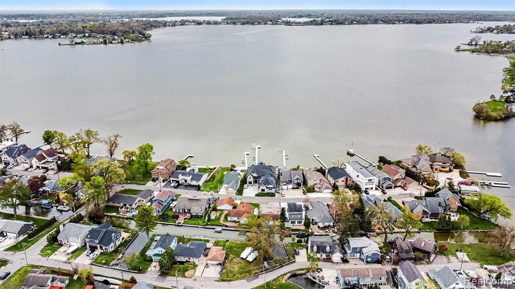 1430 Rossdale Drive, Waterford, MI 48328 — Photo 2