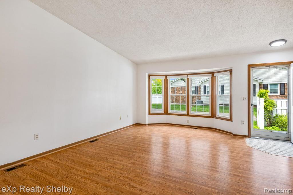42151 OLD POND Circle, Plymouth, MI 48170 — Photo 10