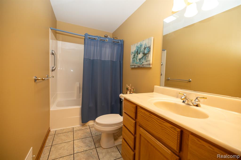 321 Elio, Highland, MI — Photo 28