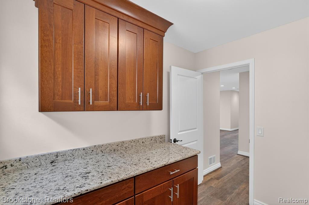 3695 Lotus Drive, Waterford, MI 48329 — Photo 29