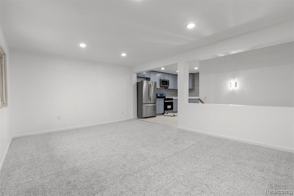 8895 Lenore Ave, Redford, MI 48239 — Photo 15