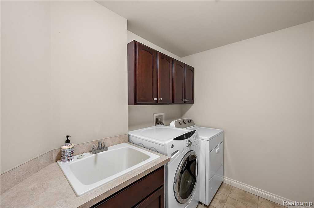 2885 Ambleside Court, Rochester, MI 48306 — Photo 45