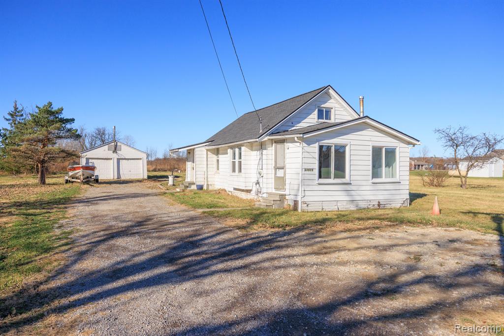 63575 North Avenue, Ray, MI — Photo 2