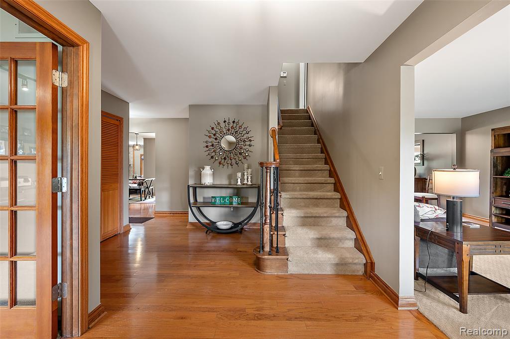 6730 Whiting Drive, Troy, MI 48098 — Photo 9
