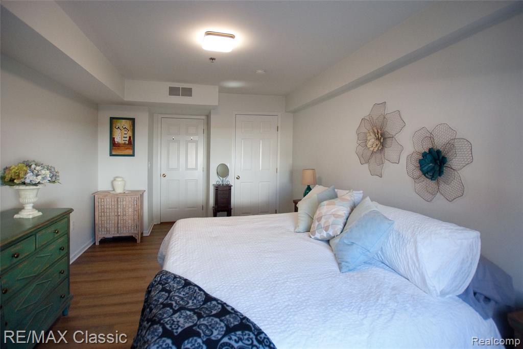 1155 S Lake Drive, 57, Novi, MI 48377 — Photo 11