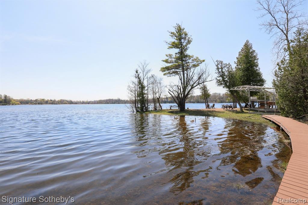 7350 Mountridge Drive, Clarkston, MI — Photo 32