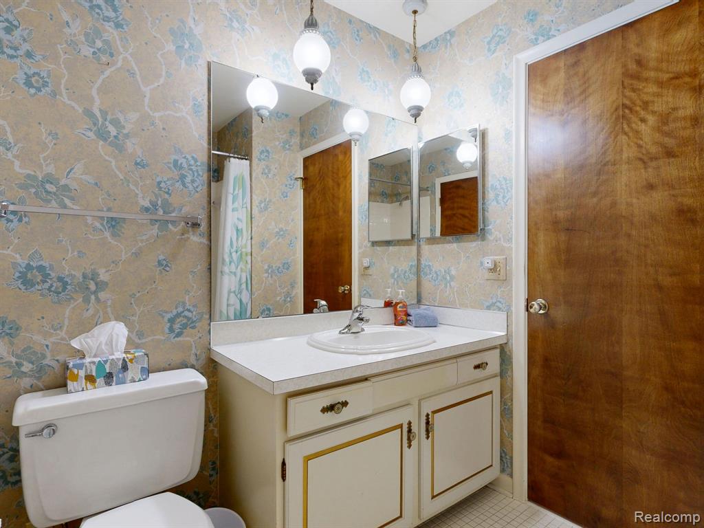 5204 Applewood Drive, Flushing, MI 48433 — Photo 56