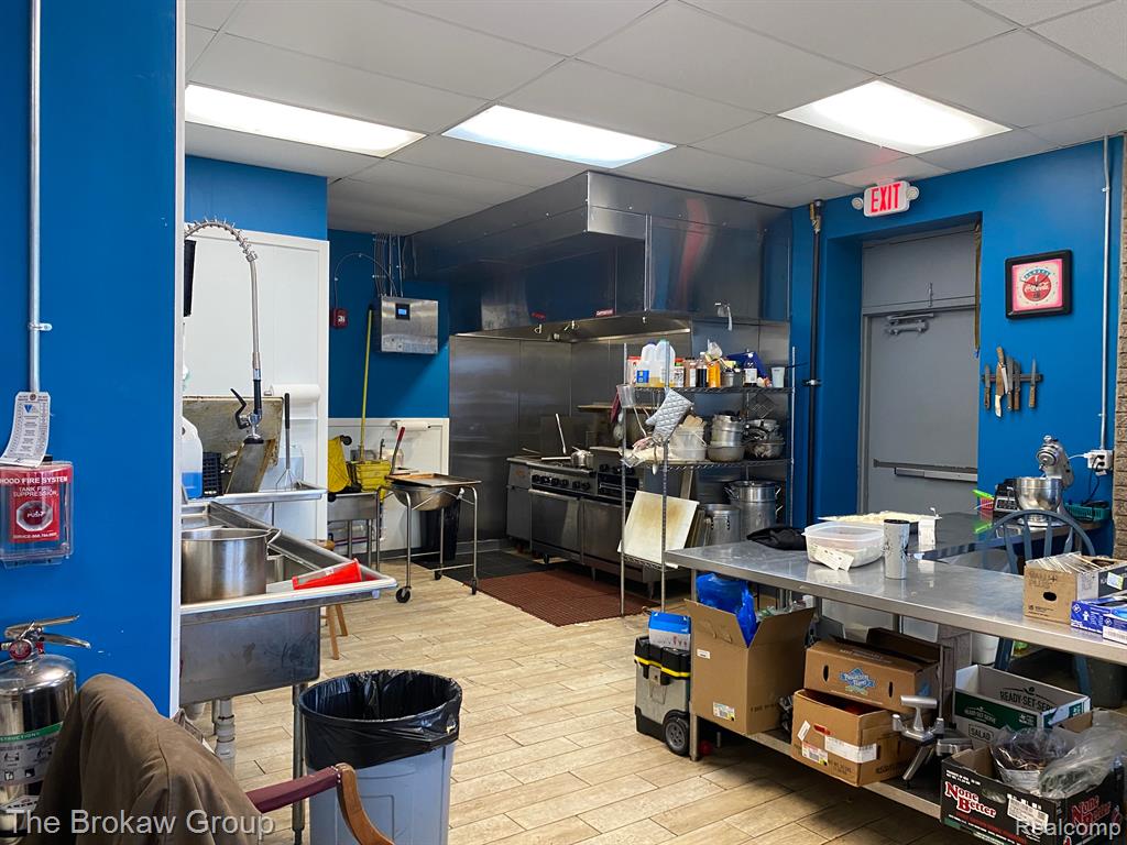4 E NEPESSING Street, Lapeer, MI 48446 — Photo 11