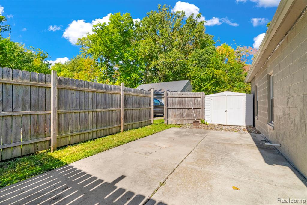 24915 Saint Paul Boulevard, Harrison Township, MI — Photo 48