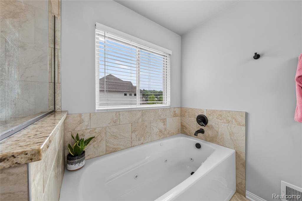 9665 Windsor Lane, Clarkston, MI 48348 — Photo 61