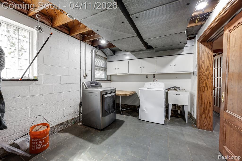 32998 Biddestone Lane, Farmington, MI, 48334