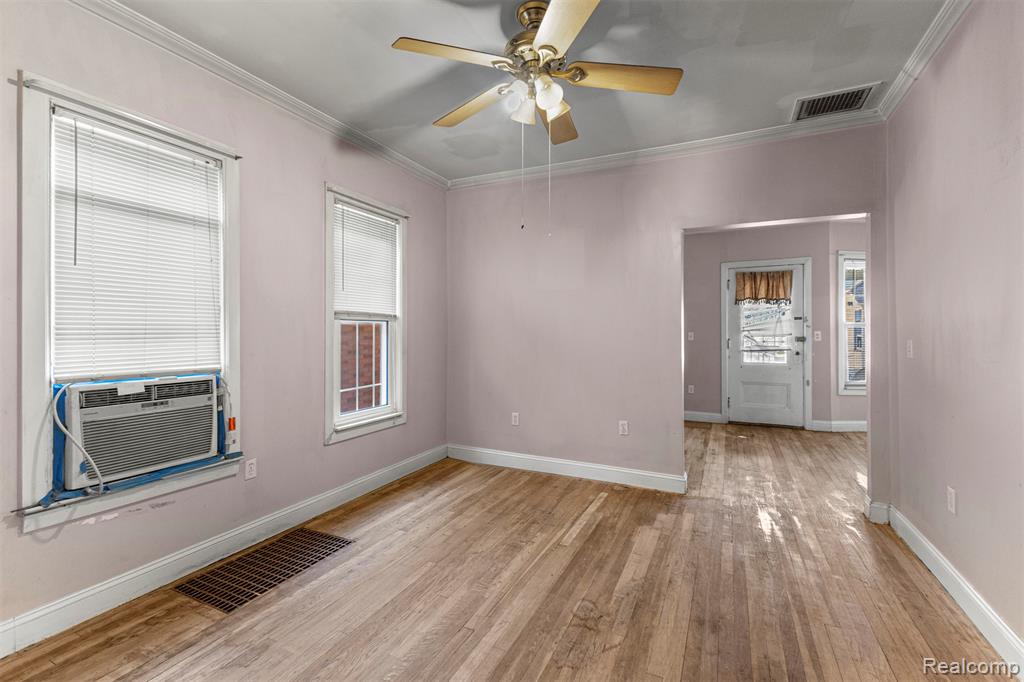 8390 Navy Street, Detroit, MI 48209 — Photo 9