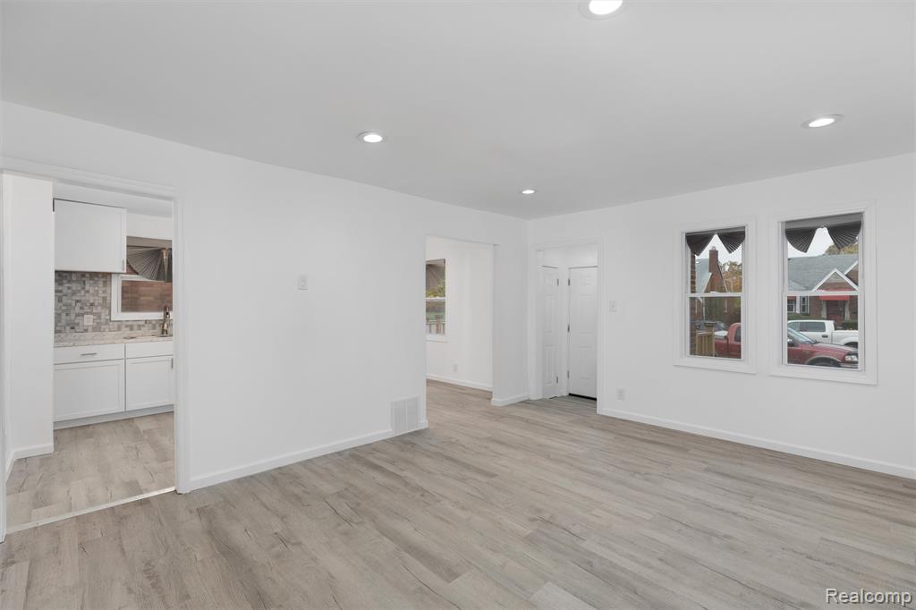 9710 Somerset Avenue, Detroit, MI 48224 — Photo 7