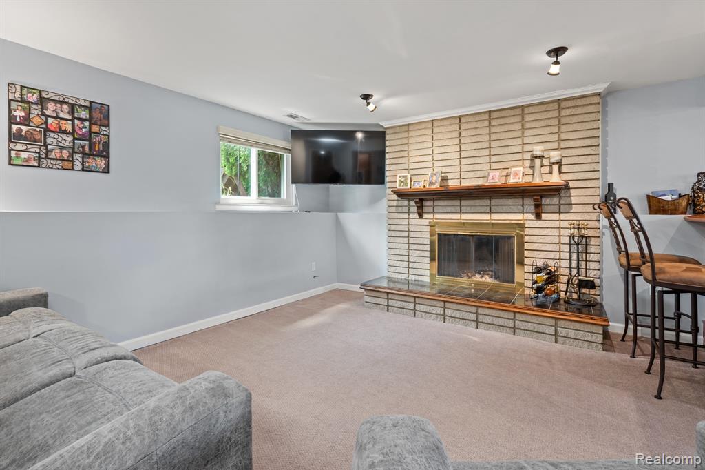 43057 Bond Court, Sterling Heights, MI 48313 — Photo 43