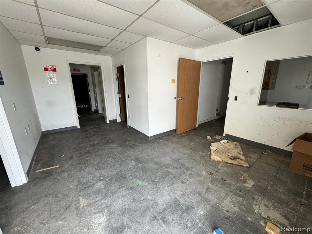 910 N VERNON Avenue, Flint, MI 48506 — Photo 7