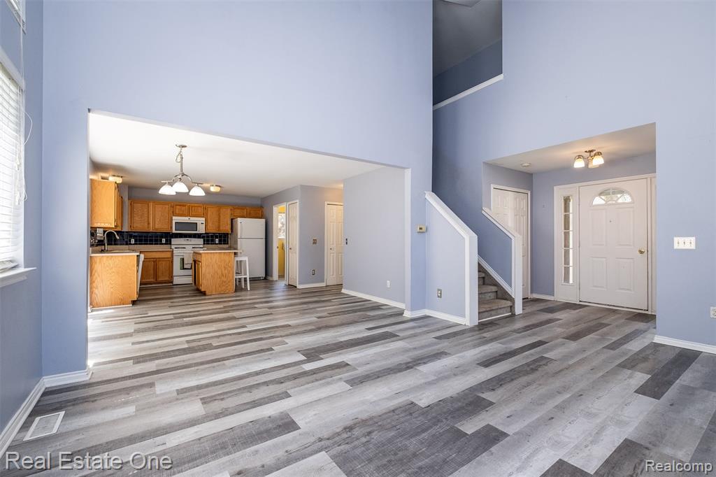 434 Converse Court, Lake Orion, MI 48362 — Photo 11