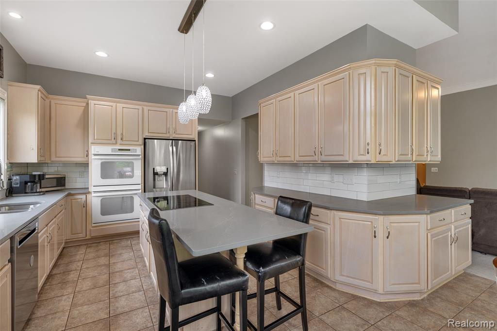 55161 Whitney Drive, Shelby Twp, MI 48315 — Photo 11