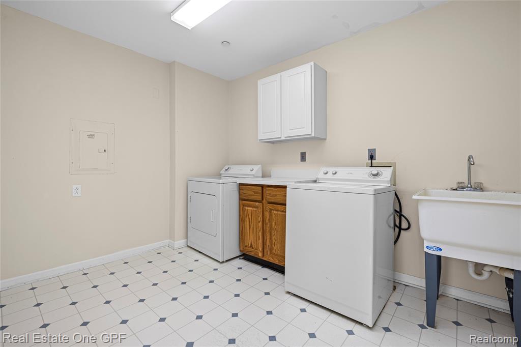 12 Pointe Park Place, Grosse Pointe Park, MI 48230 — Photo 25