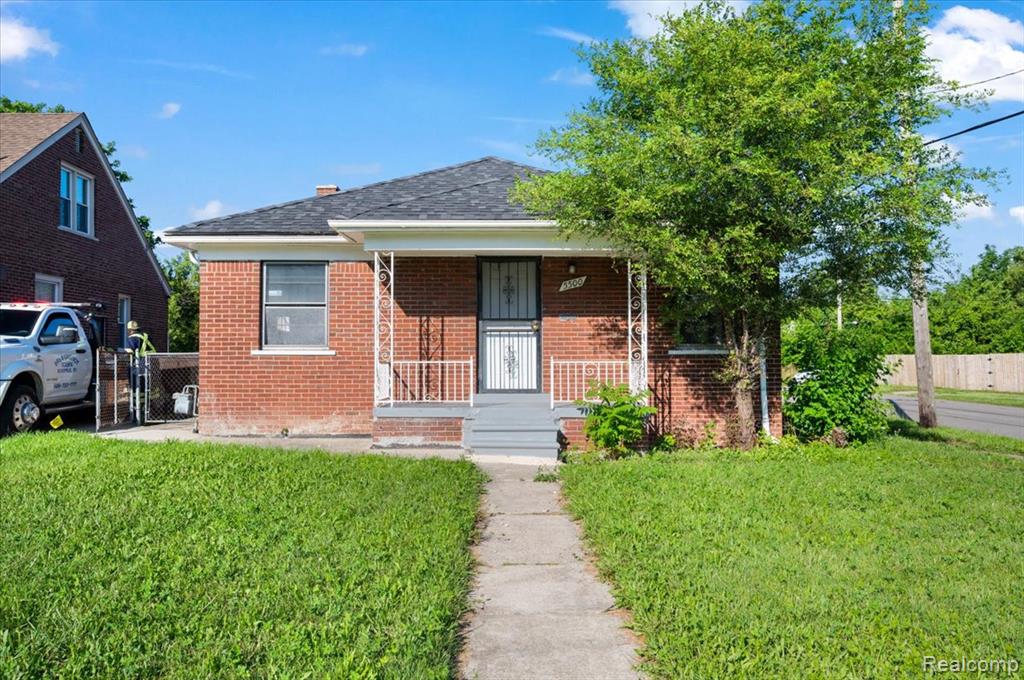 5500 Chalmers Street, Detroit, MI 48213 — front exterior