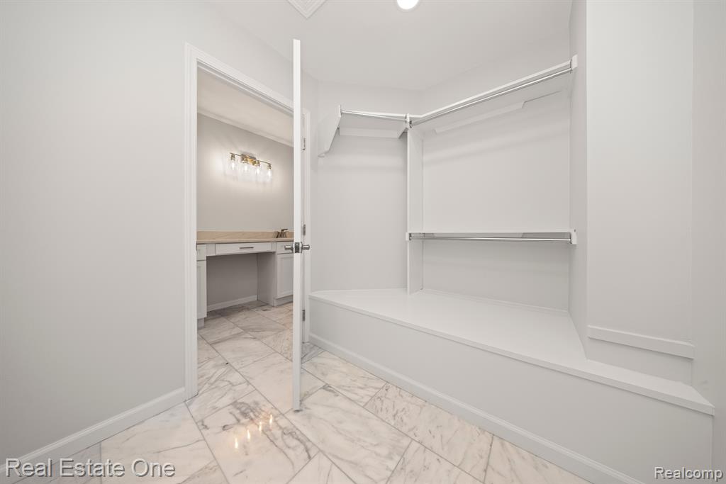 6246 Lindsay Court, West Bloomfield, MI 48324 — Photo 36