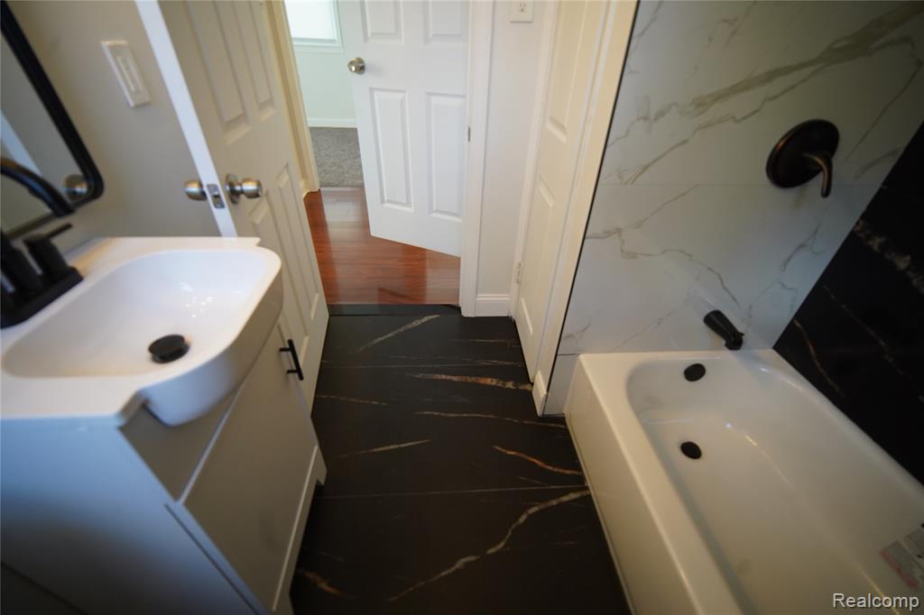 16047 W Chicago Street, Detroit, MI 48228 — Photo 25