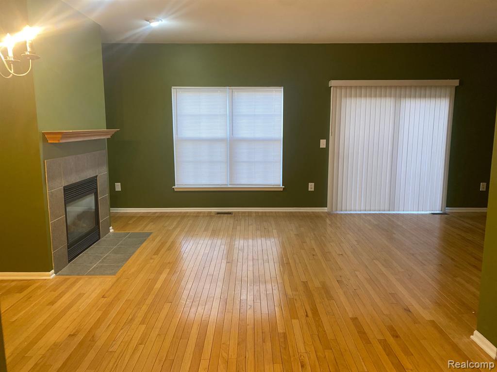 636 CHERRY ORCHARD Road, Canton, MI 48188 — Photo 5