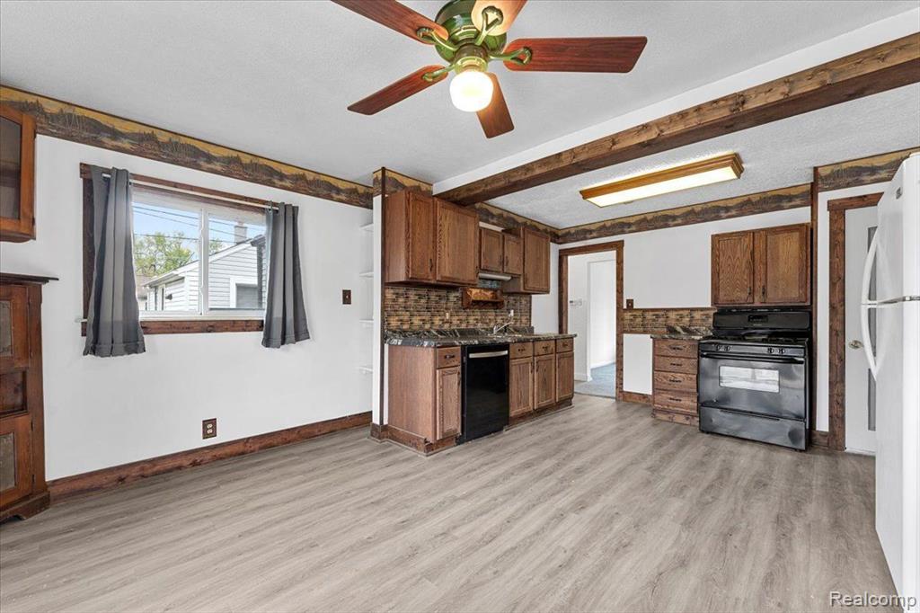 7960 JACKSON Street, Taylor, MI 48180 — Photo 8