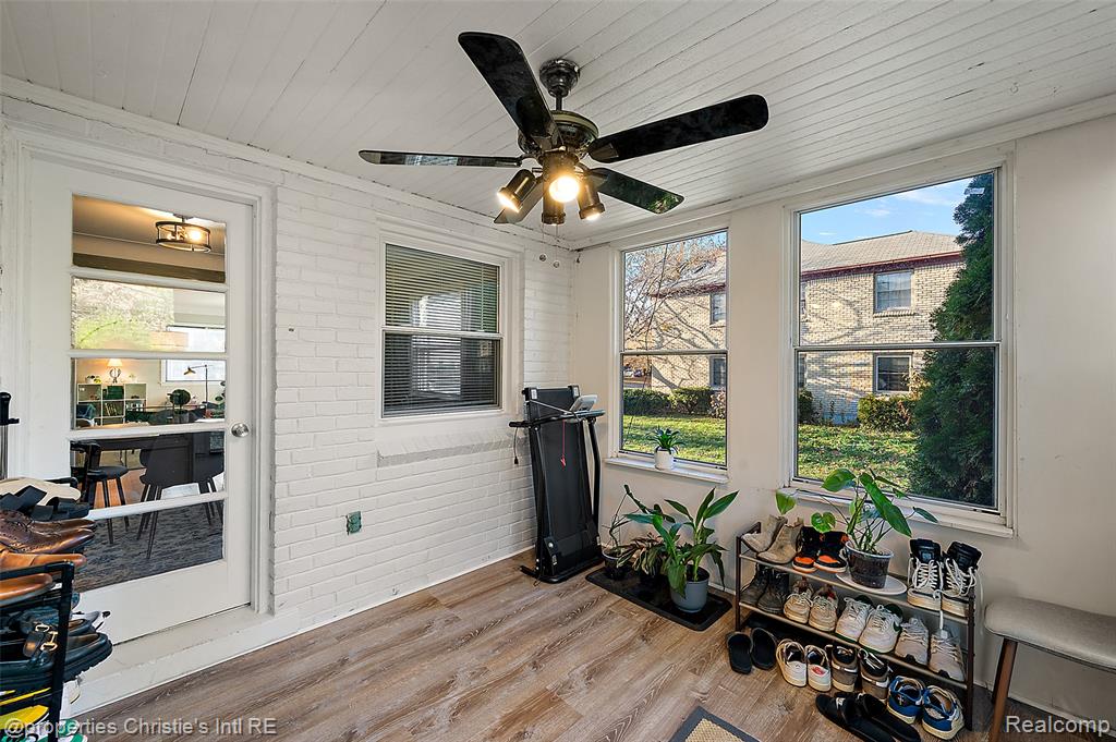 852 Harcourt Road, Grosse Pointe Park, MI 48230 — Photo 45