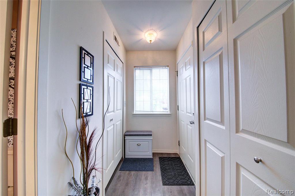 6397 Hunter Pointe Street, Westland, MI — Photo 9