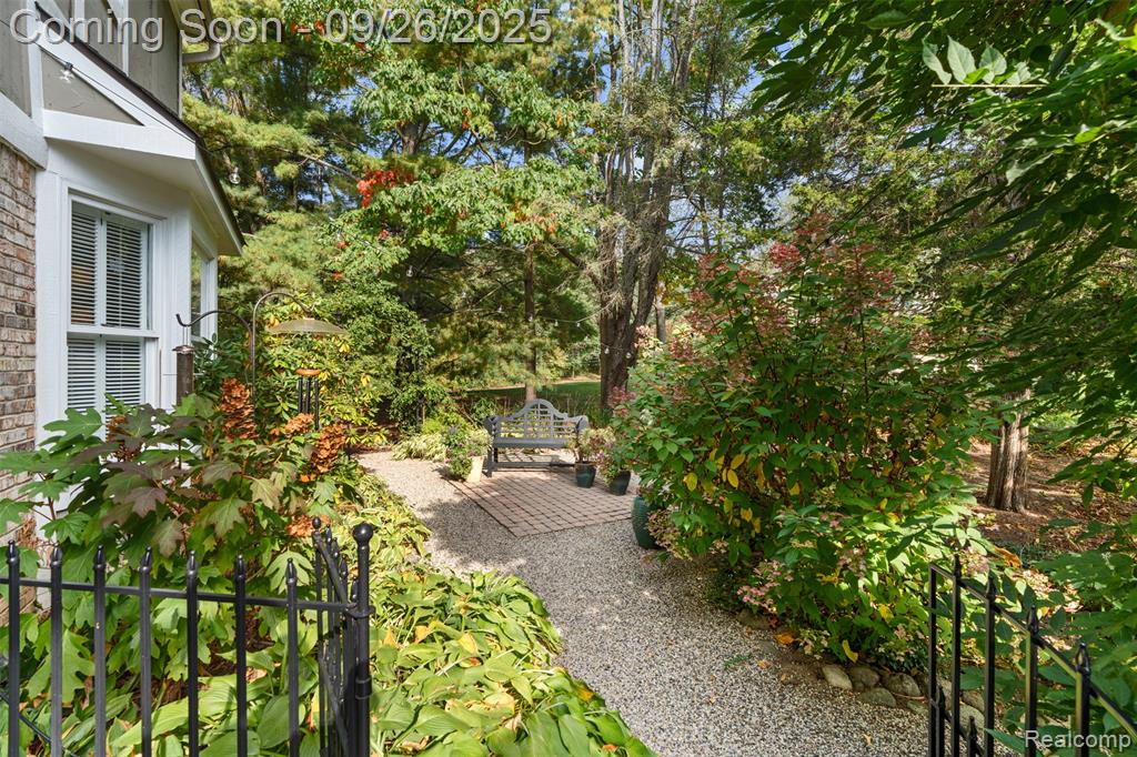 523 Uphill Road, Milford, MI 48381 — Photo 47