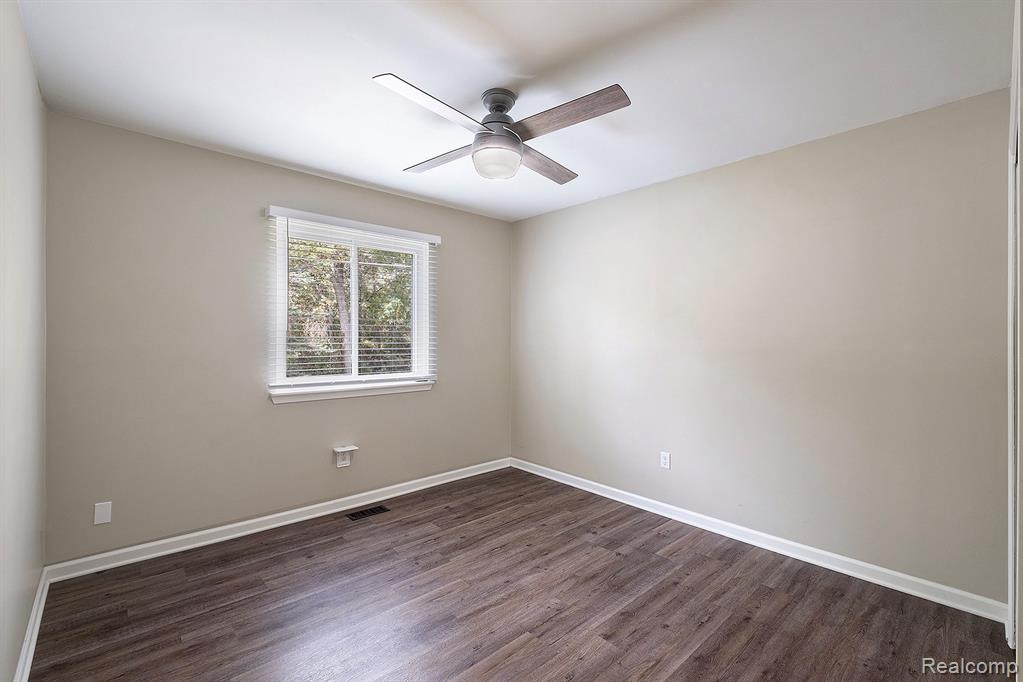 12147 Torrey Road, Fenton, MI 48430 — Photo 9