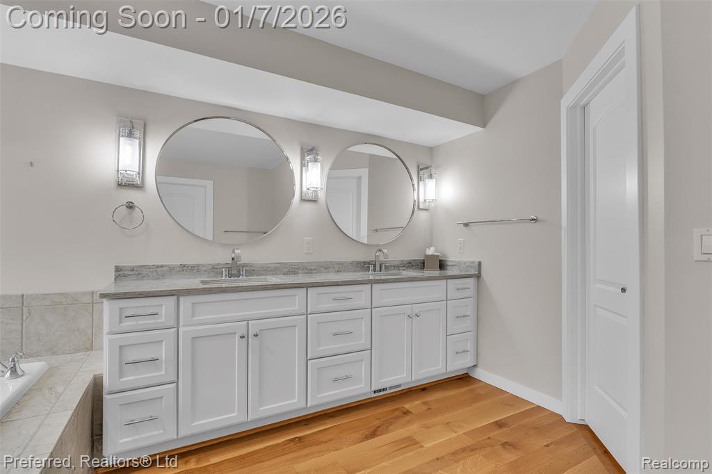 13684 Eaton Drive, Plymouth, MI 48170 — Photo 38