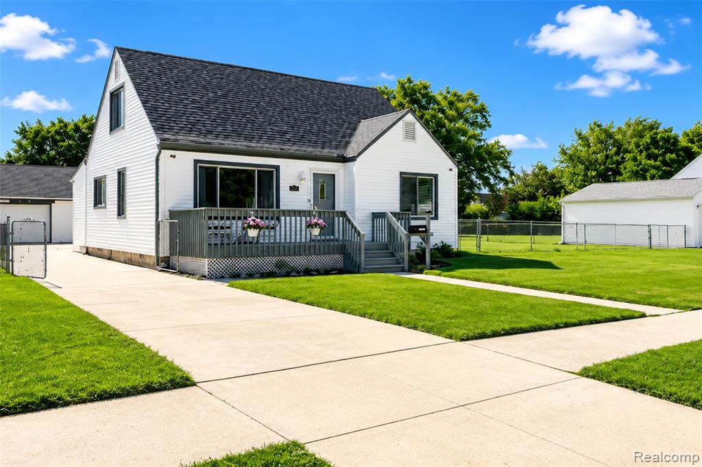 6041 Gilman Street, Garden City, MI — Photo 3