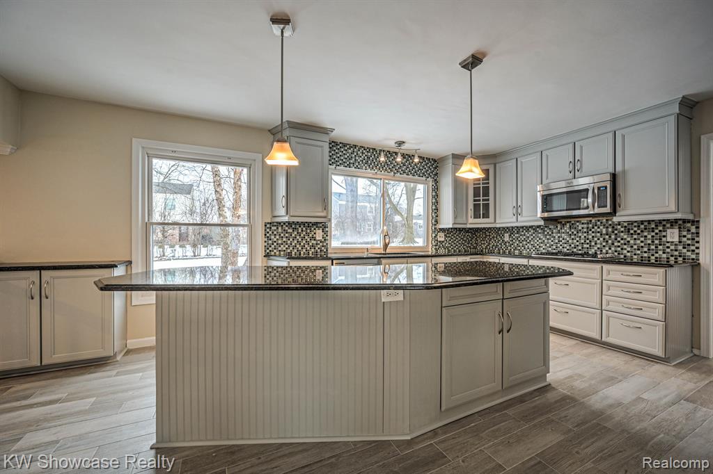 4238 STILL MEADOW Lane, West Bloomfield, MI 48323 — Photo 12