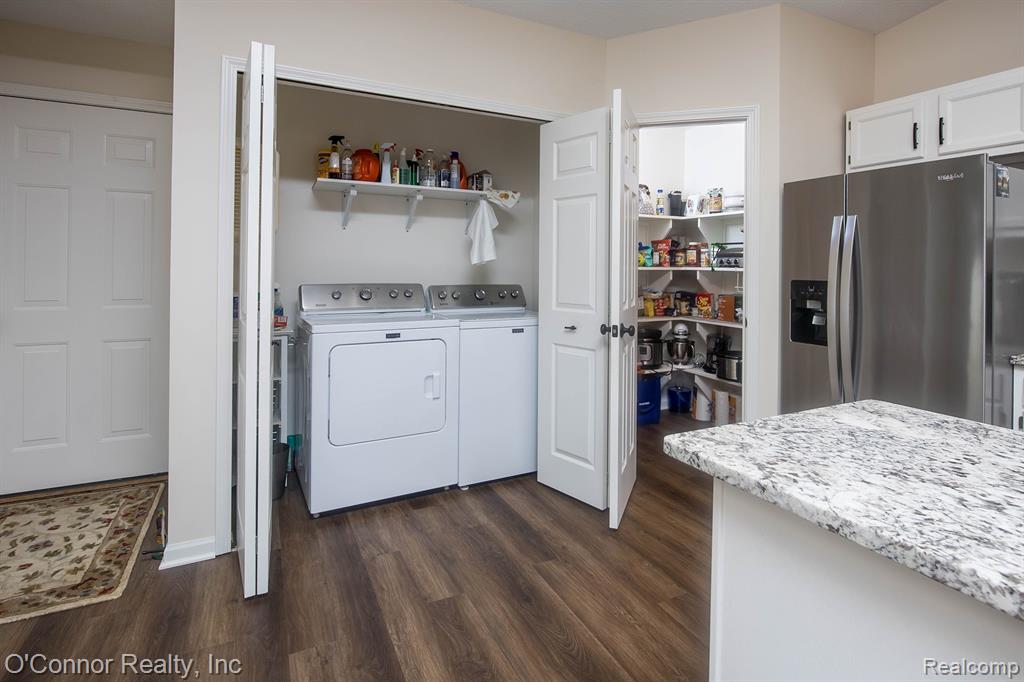 828 Crystal Lane, Marysville, MI 48040 — Photo 14