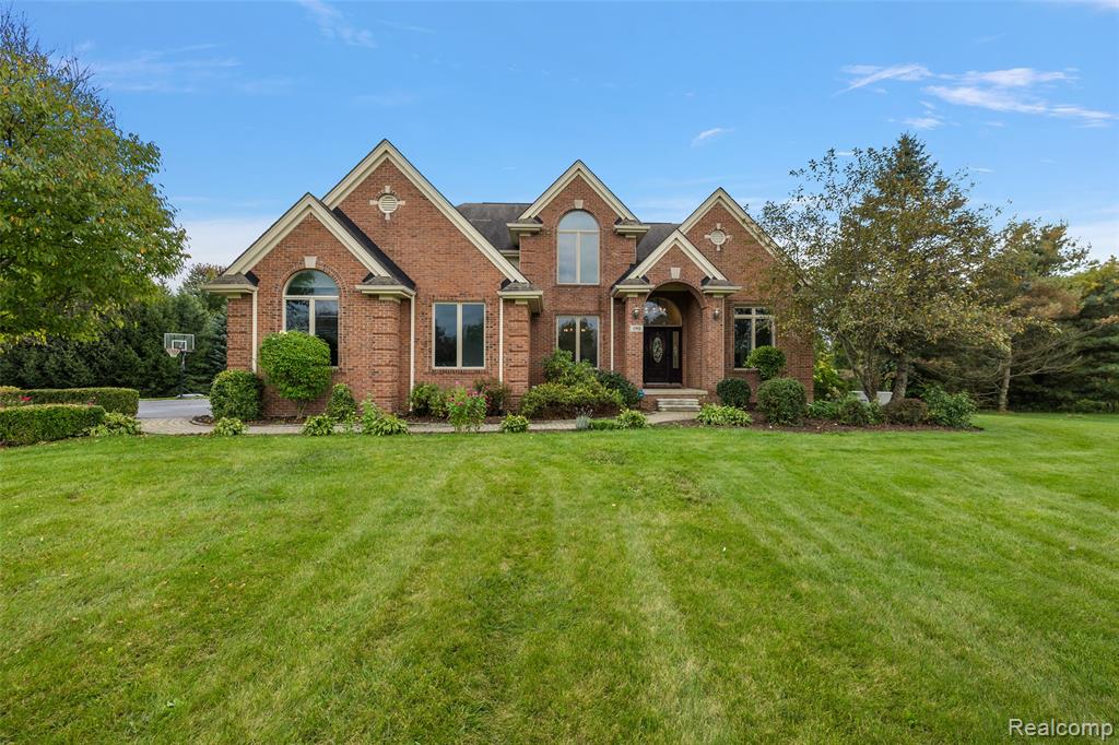 190 Sequoia Lane, Leonard, MI 48367 — Photo 4