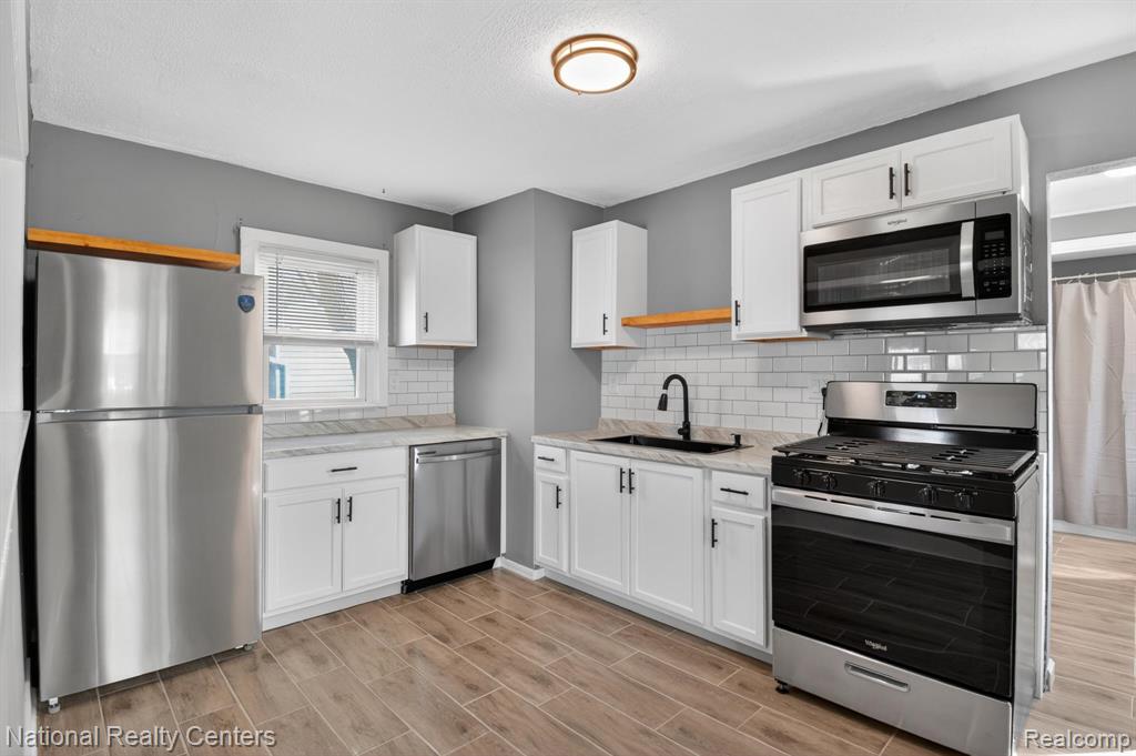5864 N Harvey Street, Westland, MI — Photo 12