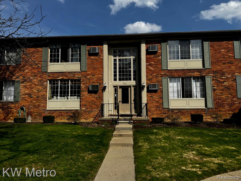 500 Romeo Road, 122, Rochester, MI 48307 — front exterior