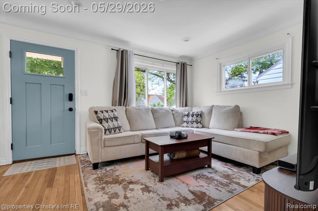 8740 Saratoga Street, Oak Park, MI 48237 — Photo 4