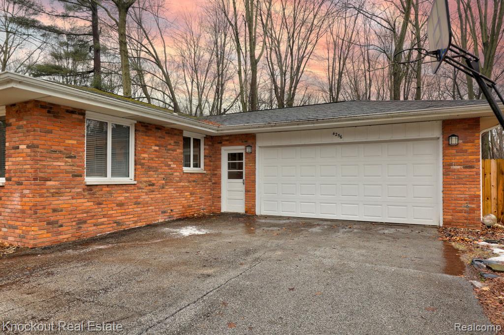 4256 Emerald Drive, Bridgeport, MI 48722 — Photo 32