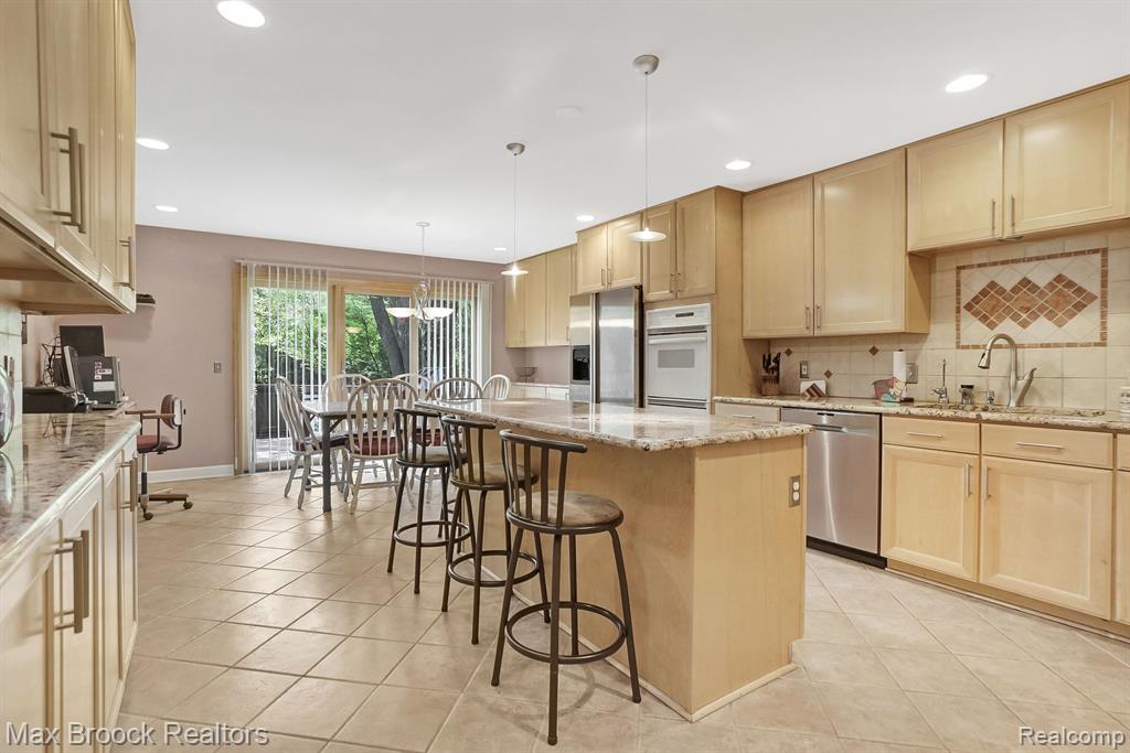 4358 YALE CT, Bloomfield Hills, MI 48302 — Photo 6