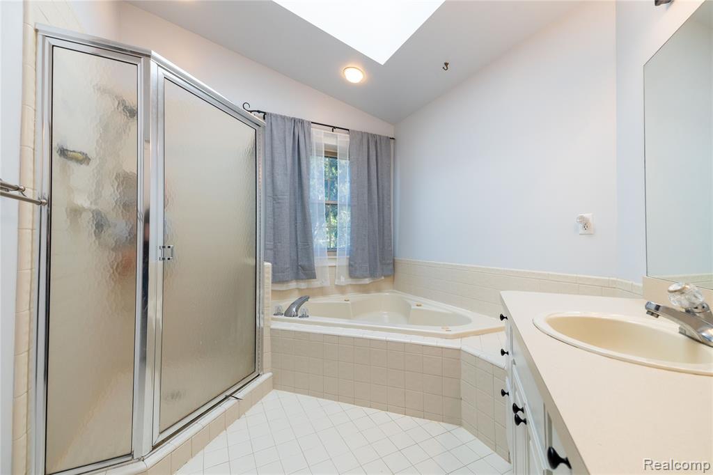 751 Lochaven Road, Waterford, MI 48327 — Photo 24