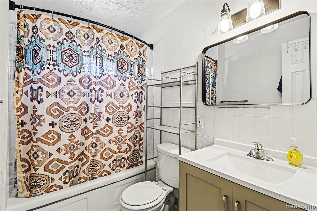8129 Westminster Avenue, Warren, MI 48089 — Photo 11