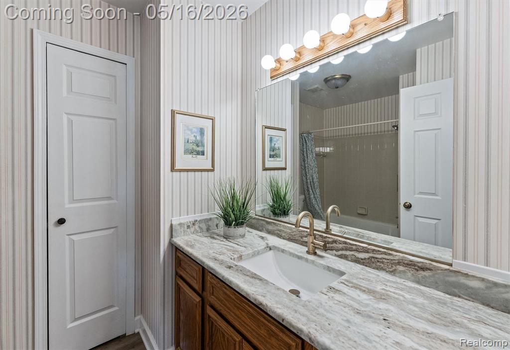 1501 Dover Hill N, Walled Lake, MI 48390 — Photo 9