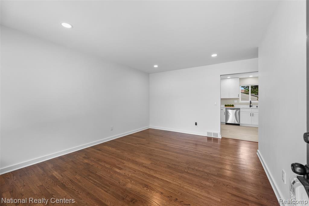 27736 Osmun Street, Madison Heights, MI 48071 — Photo 3